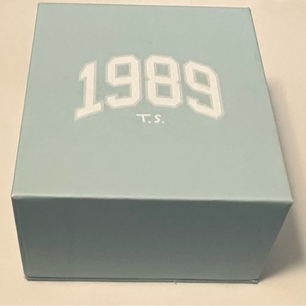 1989 Taylor Swift Necklace Box